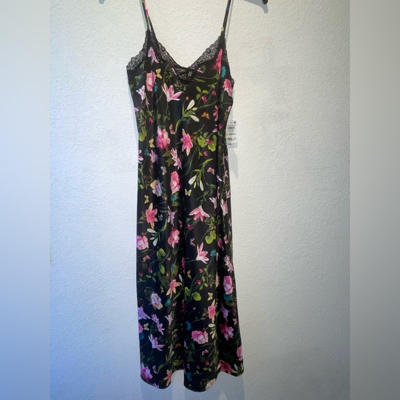 N.C. International Concepts
Women's Lace-Trim Nightgown, COLOR: Amelia Blooms XS - Picture 2 of 5